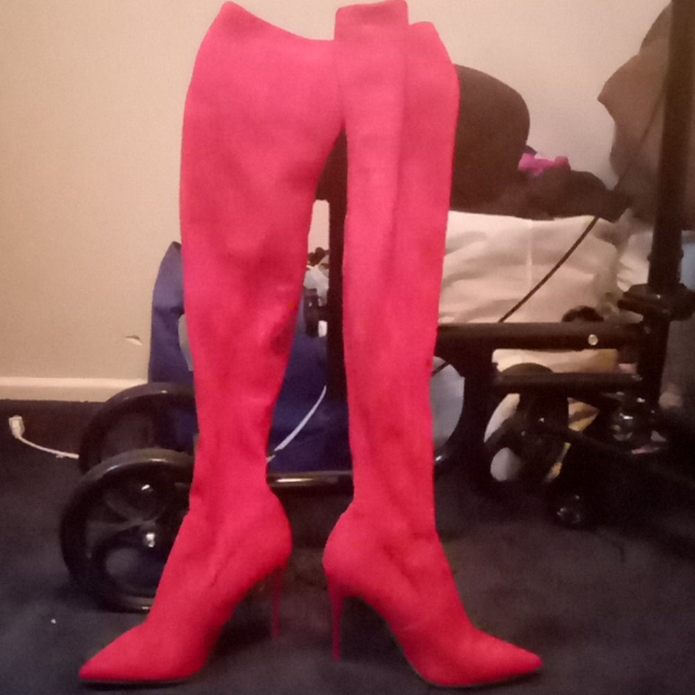 Size 7.5 knee high, stiletto, 🍒 red boots